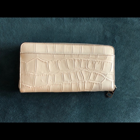 Coach Zippy Wallet - Picture 2 of 7